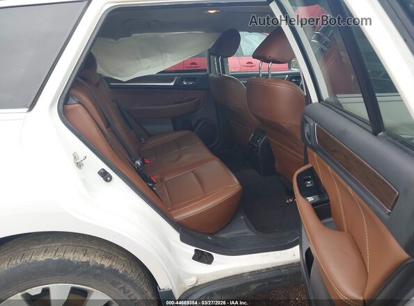 4S4BSATCXH3271832 2017 SUBARU OUTBACK White Widok naklejki z numerem VIN