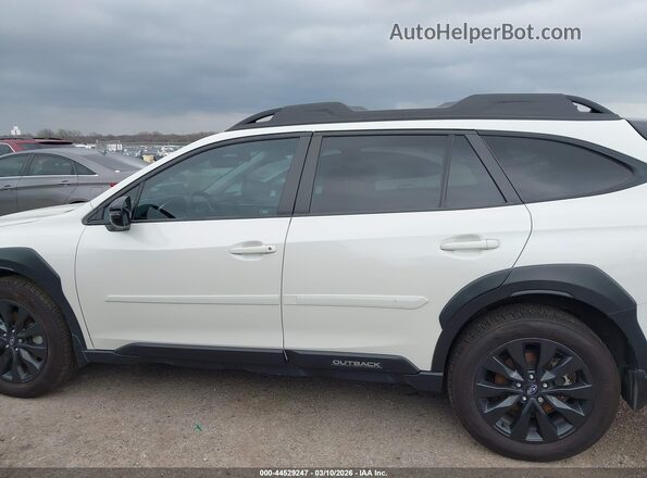 4S4BTALC9R3232874 2024 SUBARU OUTBACK Белый Вид задней части салона