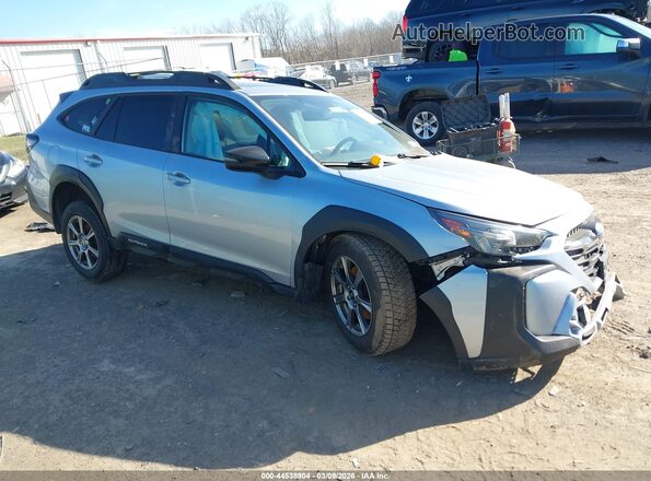 4S4BTALC9R3259704 2024 SUBARU OUTBACK Серебряный Передняя правая четверть