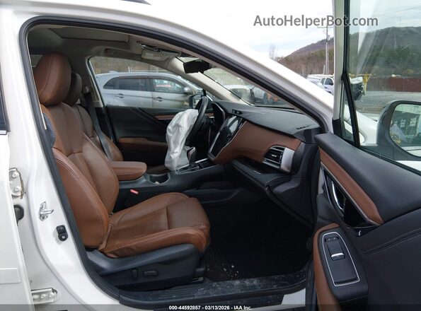 4S4BTGPD3S3123015 2025 SUBARU OUTBACK Белый Вид салона спереди