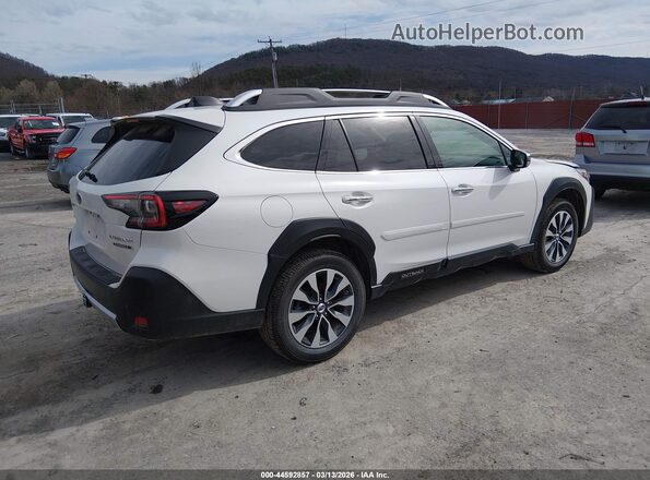 4S4BTGPD3S3123015 2025 SUBARU OUTBACK Белый Задняя правая четверть