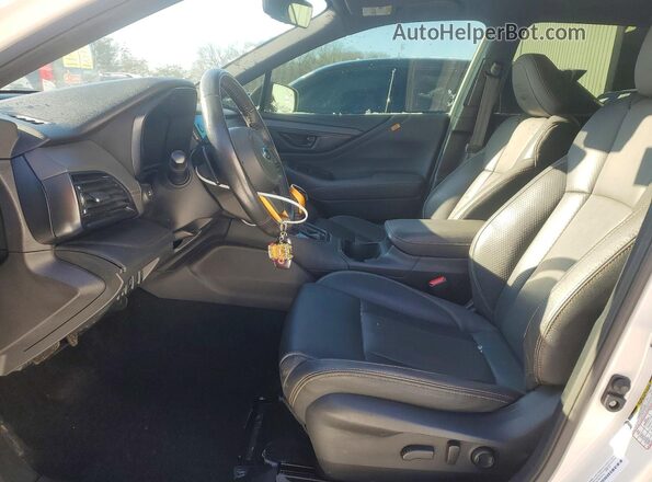 4S4BTGUD2P3138200 2023 SUBARU OUTBACK Белый Вид салона спереди