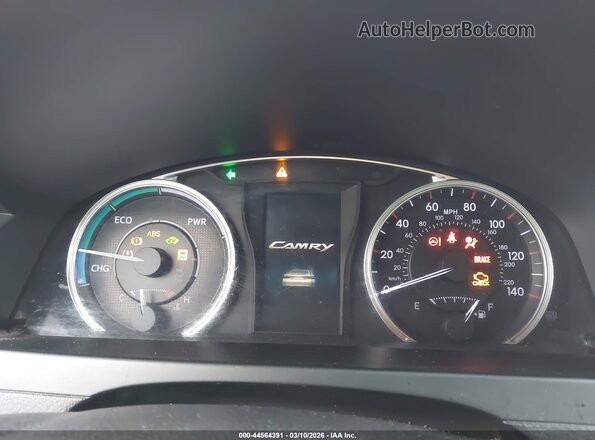 4T1BD1FK3GU184375 2016 TOYOTA CAMRY HYBRID Silver Widok tylnych siedzeń