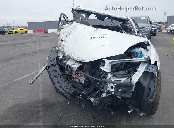 4T1DAACK6TU246528 2026 TOYOTA CAMRY Белый Вид задней части салона