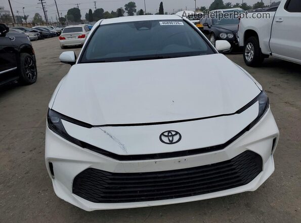4T1DAACK9SU631256 2025 TOYOTA CAMRY Белый Вид спереди