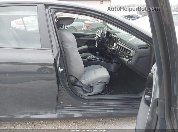 4T1DAACKXTU251330 2026 TOYOTA LE Серый Вид салона спереди
