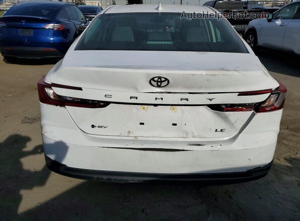 4T1DAACKXTU684291 2026 TOYOTA LE White Widok z tyłu