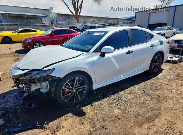 4T1DBADK1TU038939 2026 TOYOTA CAMRY Белый Передняя левая четверть