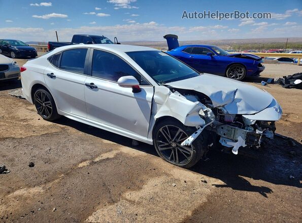4T1DBADK1TU038939 2026 TOYOTA CAMRY Белый Передняя правая четверть