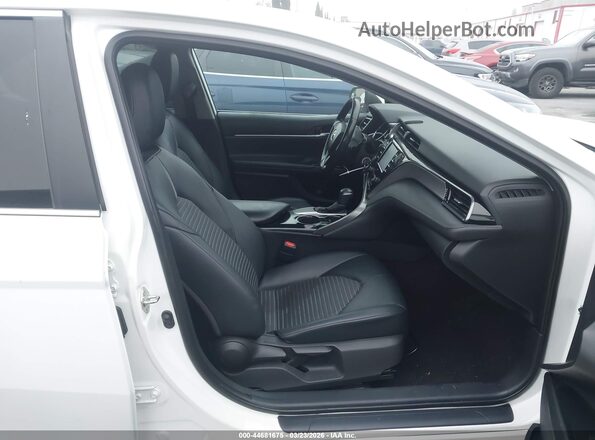4T1G11AK3LU953358 2020 TOYOTA CAMRY Белый Вид салона спереди