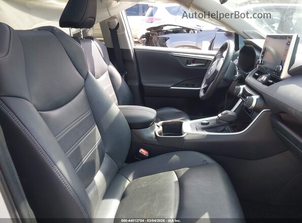 4T3D6RFV7NU075840 2022 TOYOTA LIMITED Белый Вид салона спереди