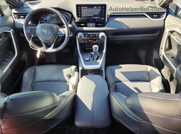4T3E6RFV0MU049485 2021 TOYOTA RAV4 Синий Вид панели приборов