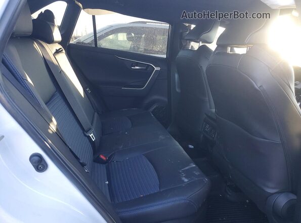 4T3E6RFV5SU180960 2025 TOYOTA RAV4 White Widok tylnych siedzeń