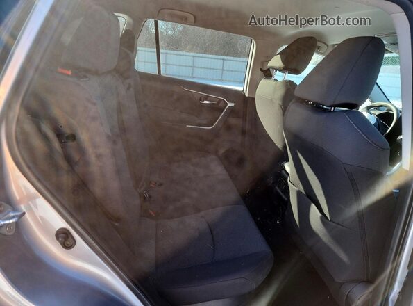 4T3RWRFV0NU075989 2022 TOYOTA RAV4 Silver Вид задньої частини салону