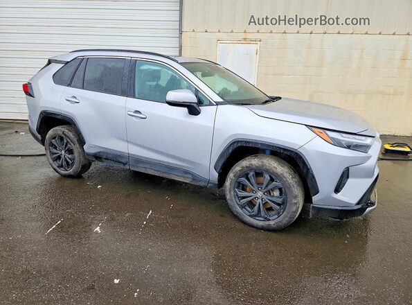 4T3T6RFV3NU069061 2022 TOYOTA RAV4 Silver Przód prawy