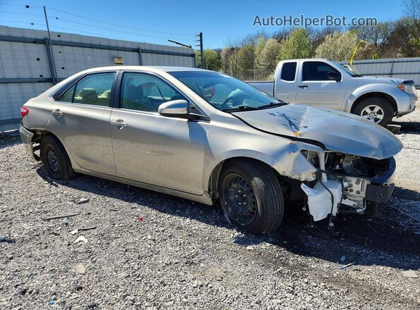 4T4BF1FK2GR571449 2016 TOYOTA LE Серебряный Передняя правая четверть