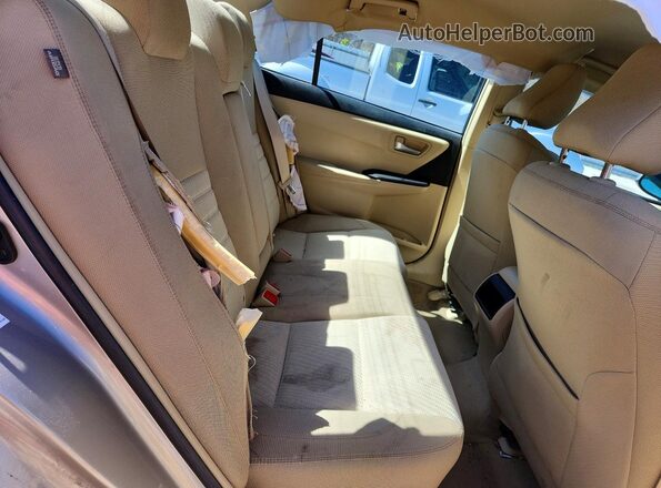 4T4BF1FK2GR571449 2016 TOYOTA LE Серебряный Вид задних сидений