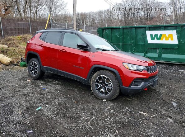 3C4NJDDNXST621879 2025 JEEP COMPASS Красный Вид спереди