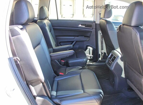 1V2XR2CAXKC604336 2019 VOLKSWAGEN ATLAS Белый Вид салона спереди