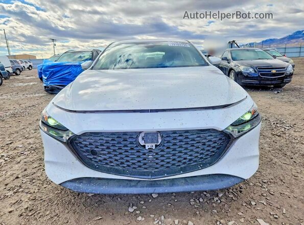 JM1BPAMM5K1118615 2019 MAZDA 3 White უკანა ხედი