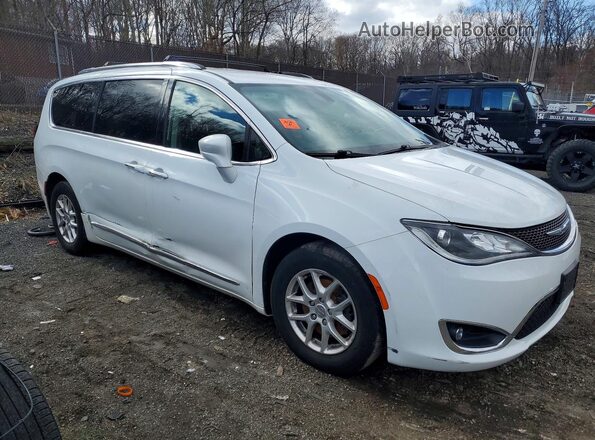 2C4RC1BG1LR284215 2020 CHRYSLER PACIFICA Белый Вид спереди
