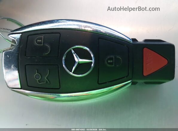 55SWF4JB2JU234996 2018 MERCEDES-BENZ C-CLASS Белый Вид панели приборов