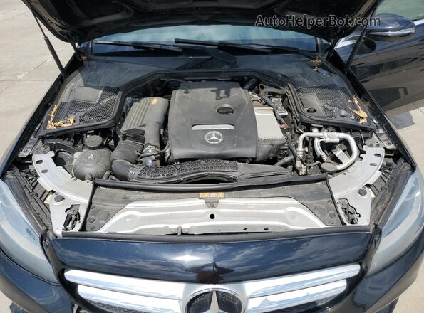 55SWF4JB2JU274043 2018 MERCEDES-BENZ C Black Rear interior view