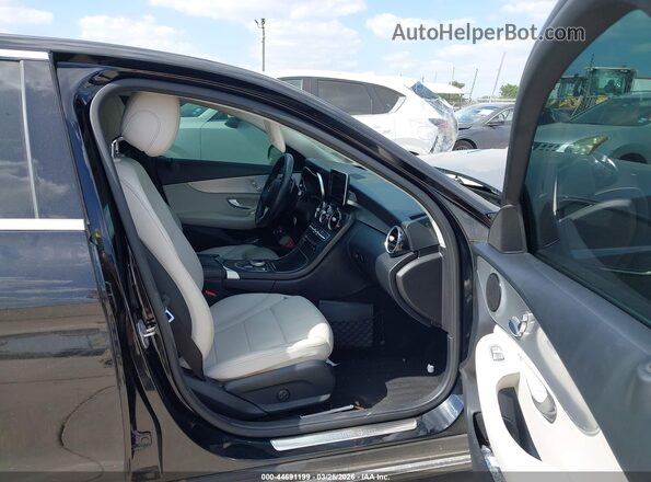 55SWF4JB3HU217599 2017 MERCEDES-BENZ C-CLASS Black Front interior view
