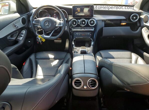 55SWF4JB3JU235154 2018 MERCEDES-BENZ C Silver Vista del salpicadero