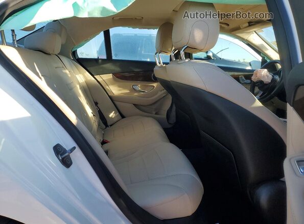 55SWF4JB5JU268379 2018 MERCEDES-BENZ C White Vista de los asientos traseros