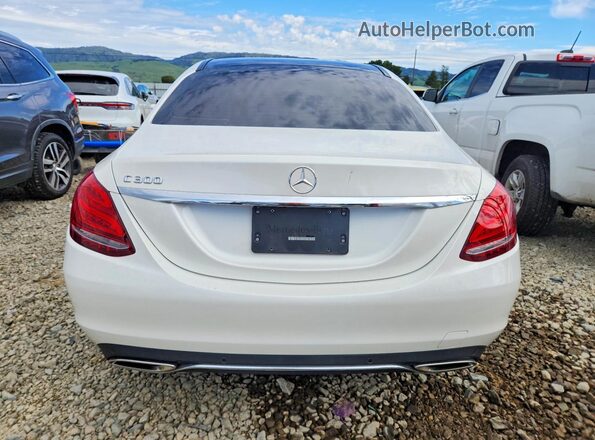55SWF4JB9GU154300 2016 MERCEDES-BENZ C White Вид ззаду