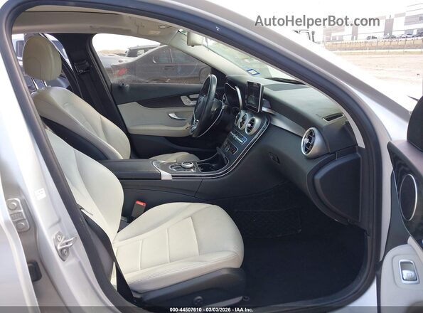 55SWF4JBXHU184844 2017 MERCEDES-BENZ C-CLASS Silver Front interior view