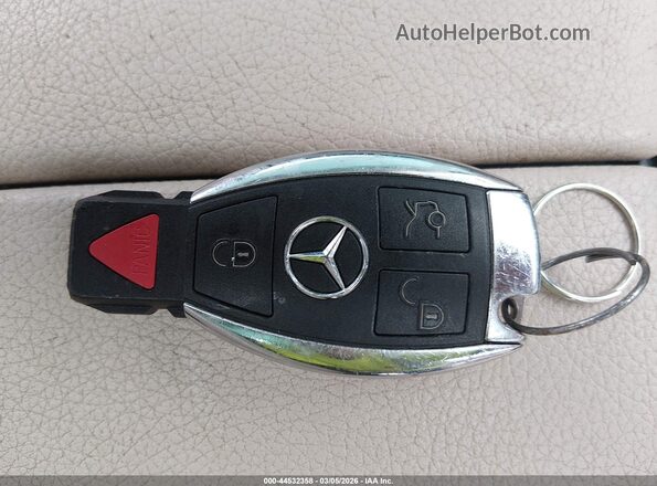 55SWF4KB2HU228690 2017 MERCEDES-BENZ C-CLASS Red Dashboard view