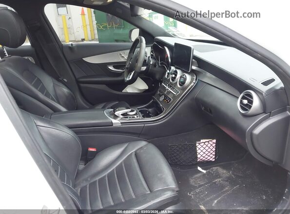55SWF6EB4HU230660 2017 MERCEDES-BENZ AMG C 43 White Вид салону спереду