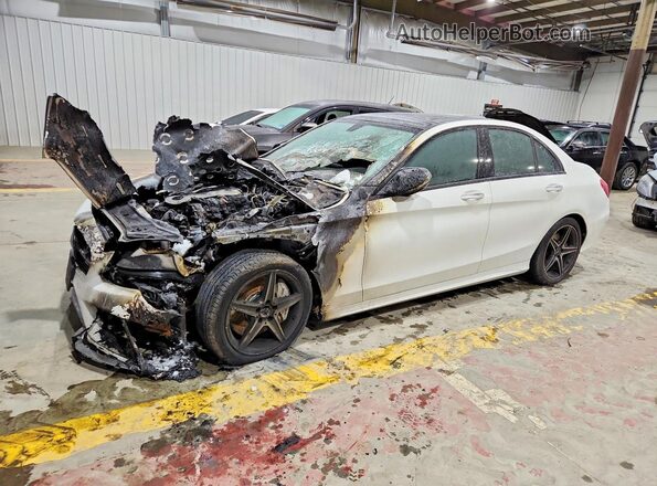 55SWF6EB8JU244356 2018 MERCEDES-BENZ C White Vista tres cuartos delantera izquierda