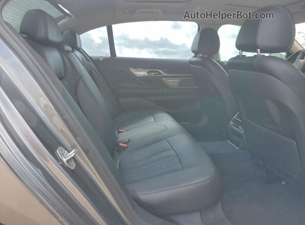 WBA7E2C5XHG740075 2017 BMW OTHER Gray Widok wnętrza z tyłu