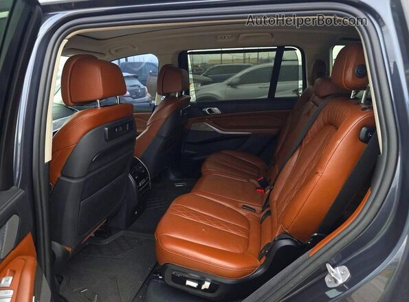 5UXCW2C52KLB43713 2019 BMW X7 Gray Widok wnętrza z przodu