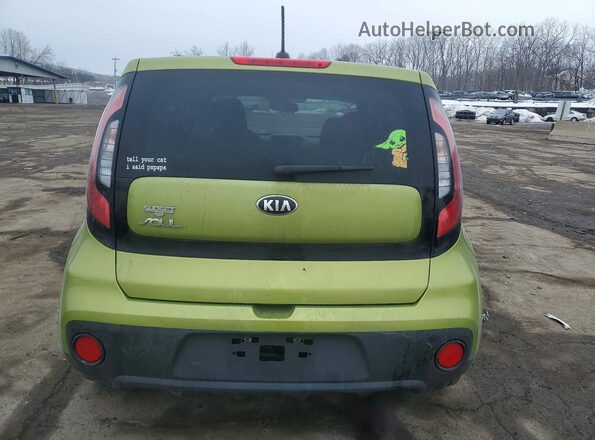 KNDJN2A26J7903358 2018 KIA SOUL Зеленый Вид сзади