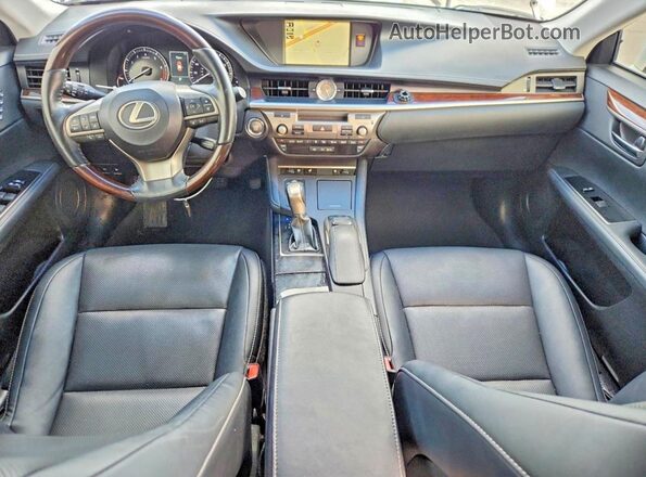 58ABK1GG7HU070521 2017 LEXUS ES Белый Вид панели приборов