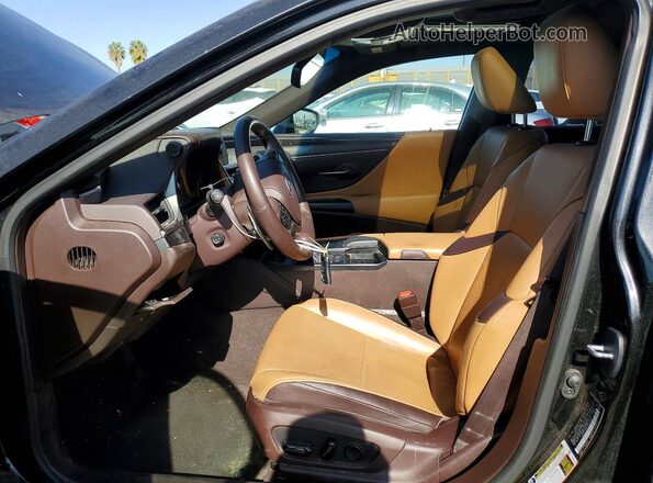 58AD21B10LU010813 2020 LEXUS ES Черный Вид салона спереди