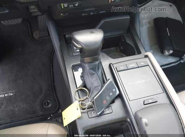 58ADA1C11MU001086 2021 LEXUS ES 300H Gold Vista del salpicadero