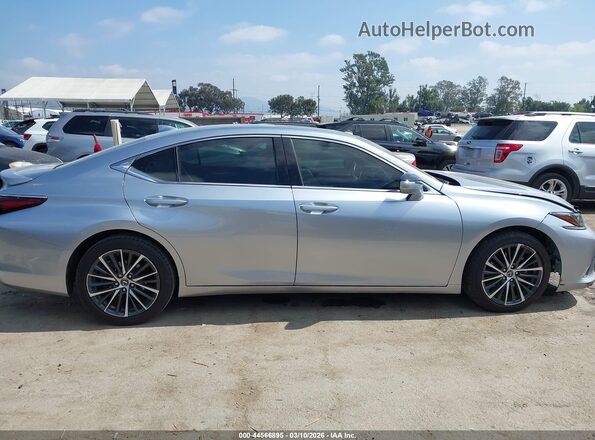 58ADA1C11PU027546 2023 LEXUS ES 300H Серебряный Вид задней части салона