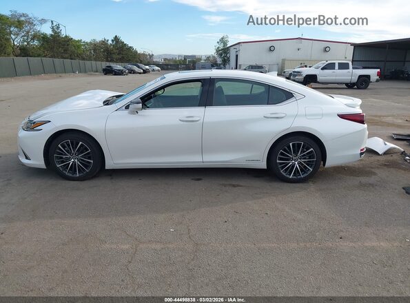 58ADA1C17NU014264 2022 LEXUS ES 300H Белый 