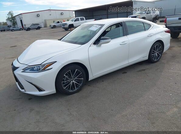 58ADA1C17NU014264 2022 LEXUS ES 300H Белый Передняя левая четверть