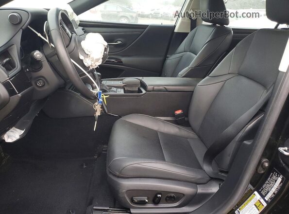 58ADA1C17NU020047 2022 LEXUS ES Черный Вид салона спереди