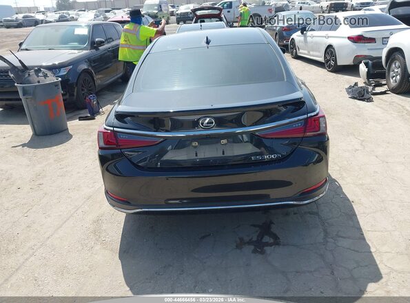 58ADA1C17RU040272 2024 LEXUS ES 300H Черный 