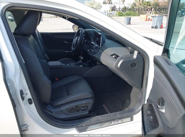 58ADA1C19RU039429 2024 LEXUS ES 300H Белый Вид салона спереди
