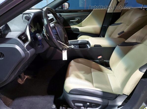 58ADZ1B11LU077383 2020 LEXUS ES Серый Вид салона спереди