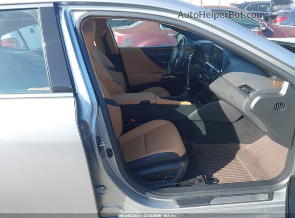 58ADZ1B16PU146154 2023 LEXUS ES 350 Silver Widok wnętrza z przodu