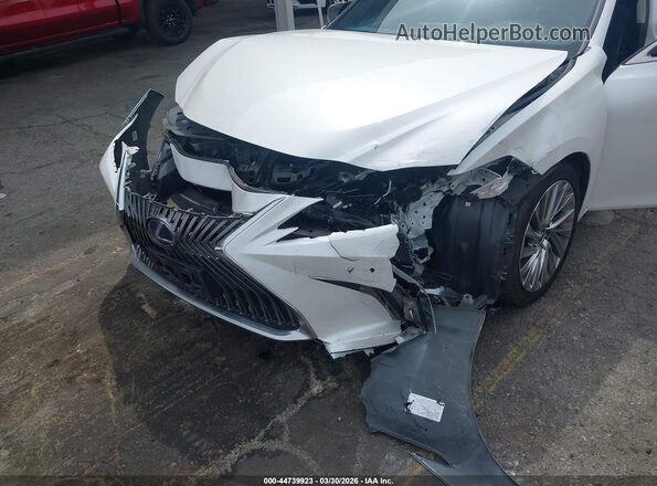 58AEA1C18MU004720 2021 LEXUS ES 300H White Widok z przodu